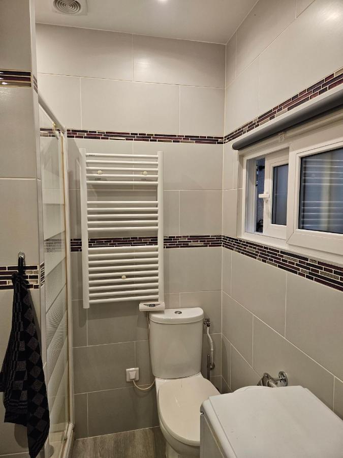 Studio 22M2 A Ivry/Seine-A 200 Metres De Paris. Proche Metro 7 エクステリア 写真